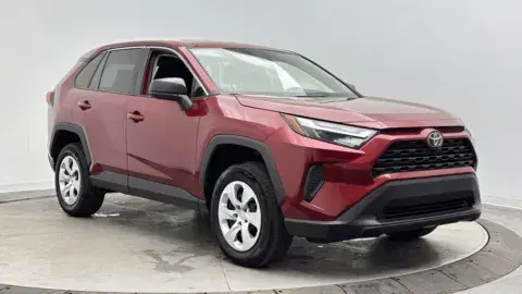 Toyota Rav4 Le - Thumbnail 4