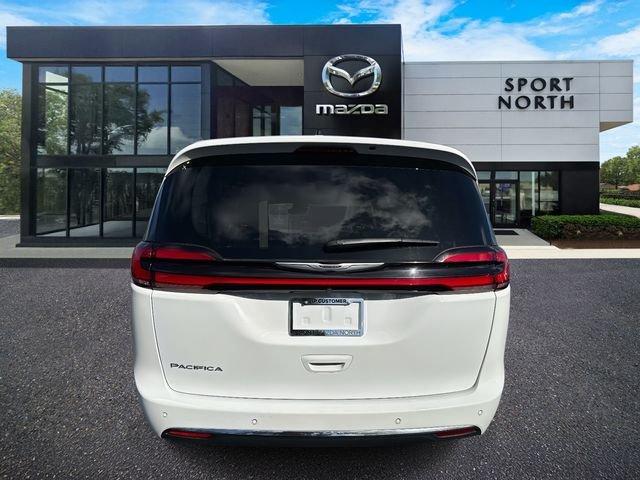 Chrysler Pacifica Touring L - Thumbnail 5