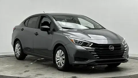 Nissan Versa S - Thumbnail 4