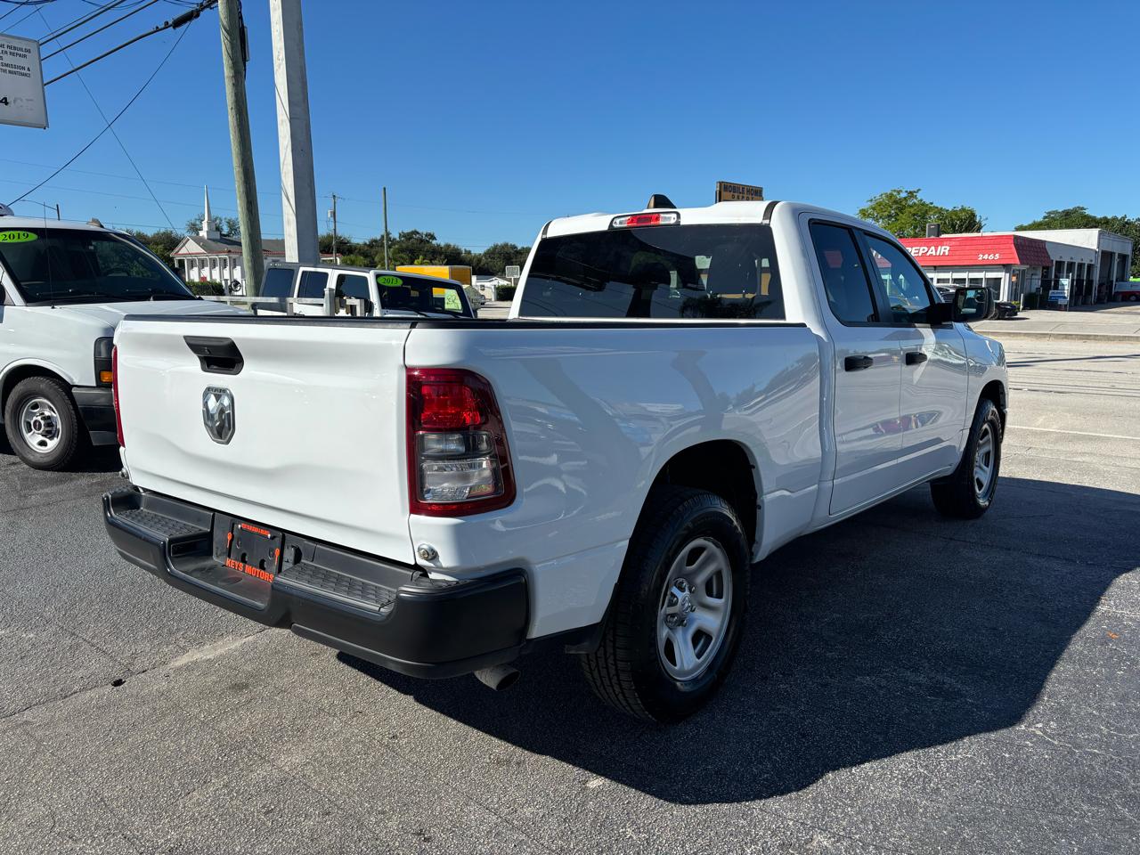 Ram 1500Tradesman Quad Cab 2Wd - Thumbnail 4