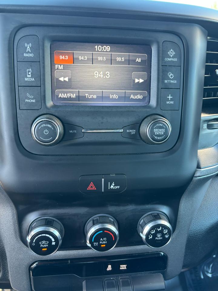 Ram 1500Tradesman Quad Cab 2Wd - Thumbnail 11