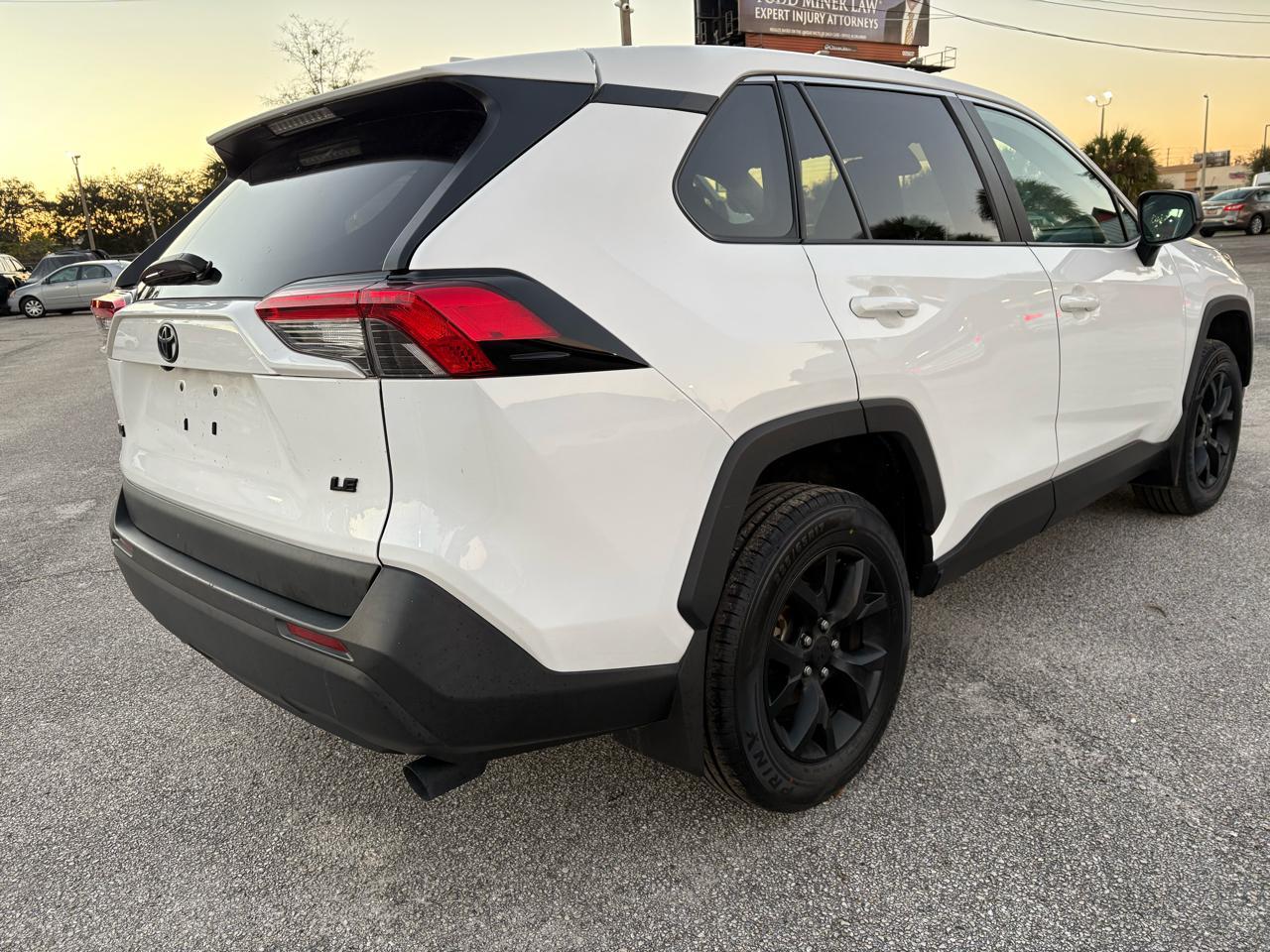 Toyota Rav4Le - Thumbnail 4