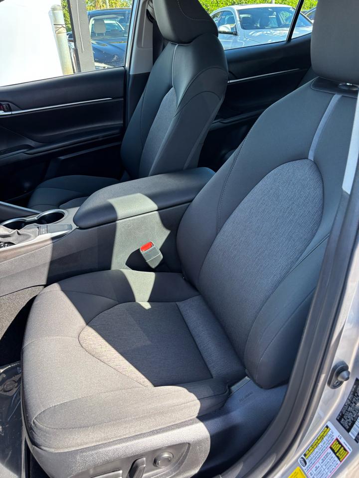 Toyota Camryse - Thumbnail 7