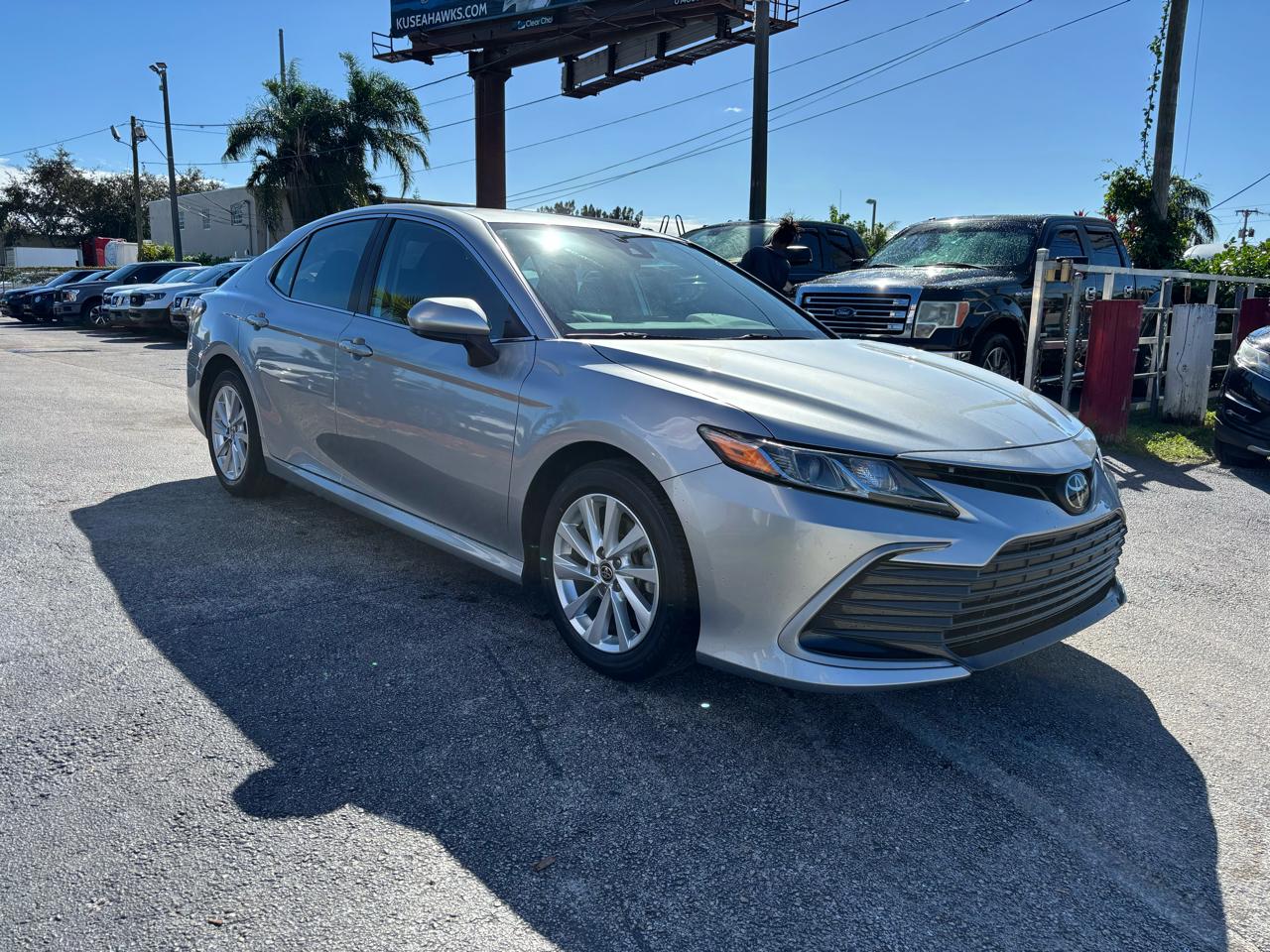 Toyota Camryse - Thumbnail 3