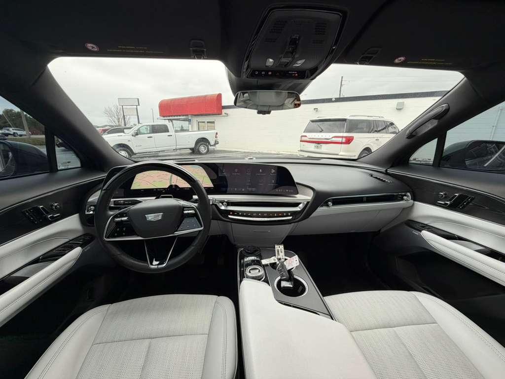 Cadillac Lyriqsport-2 - Thumbnail 12