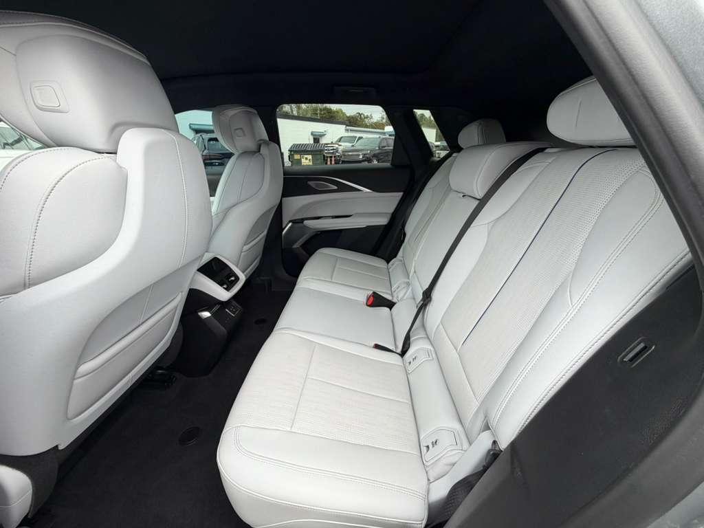 Cadillac Lyriqsport-2 - Thumbnail 15