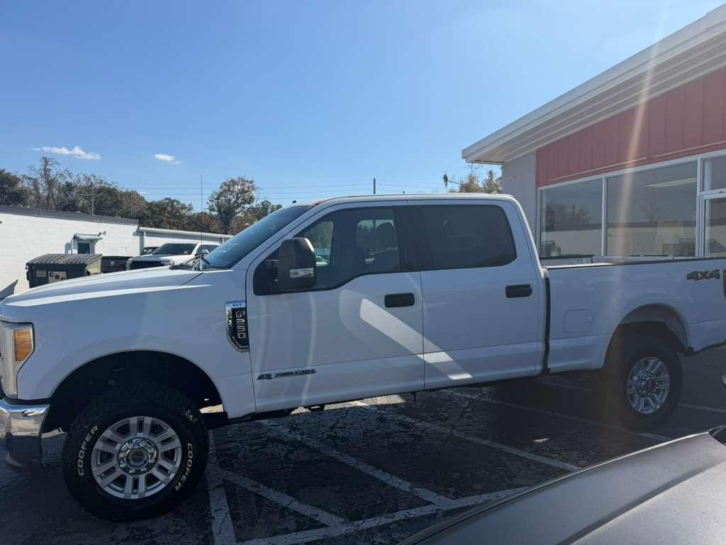 Ford F-250 Sdxlt Crew Cab Long Bed 4Wd - Thumbnail 4