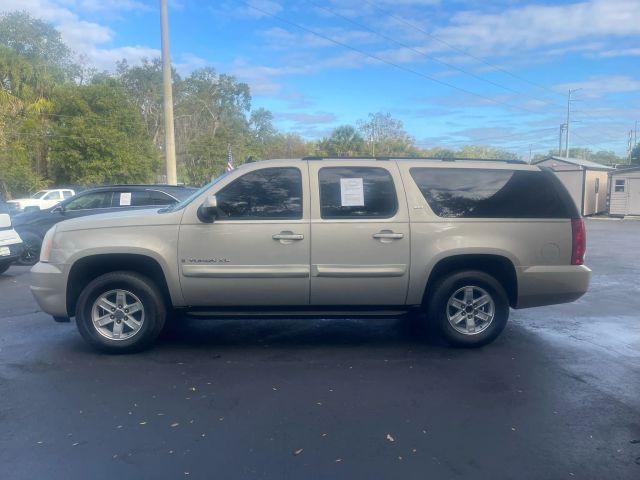 GMC YUKON XL 1500 - Thumbnail 4