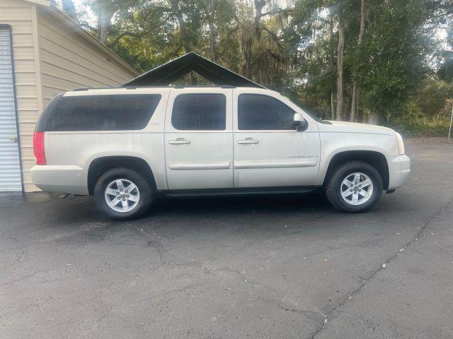 GMC YUKON XL 1500 - Thumbnail 3