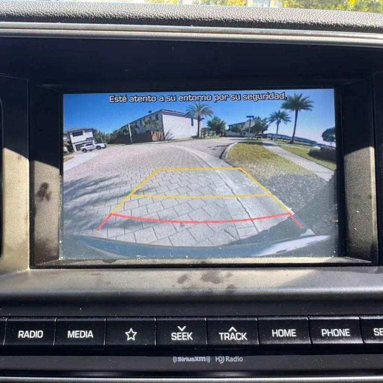 Hyundai Elantra - Thumbnail 11