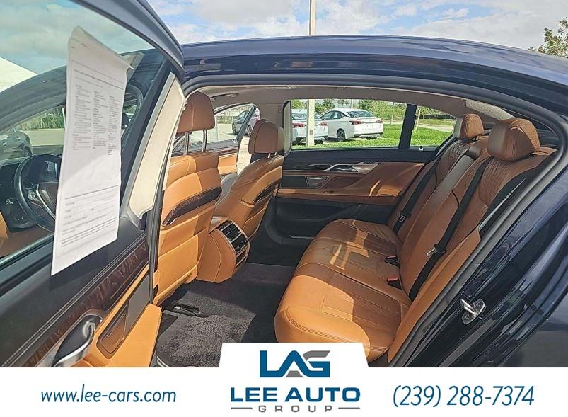 Bmw 7 Series 750I Xdrive - Thumbnail 4