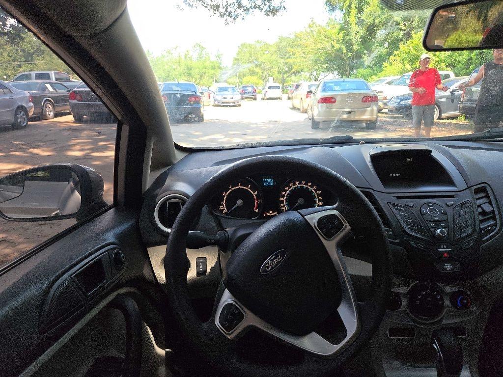 Ford Fiesta Se Sedan - Thumbnail 9