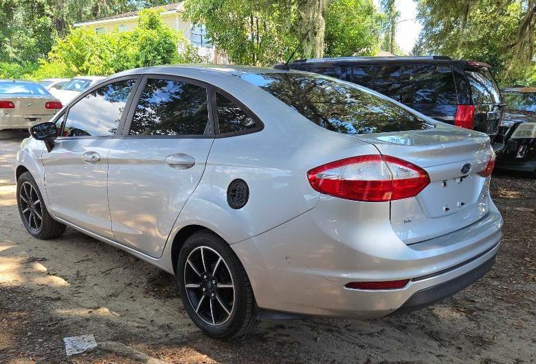 Ford Fiesta Se Sedan - Thumbnail 3