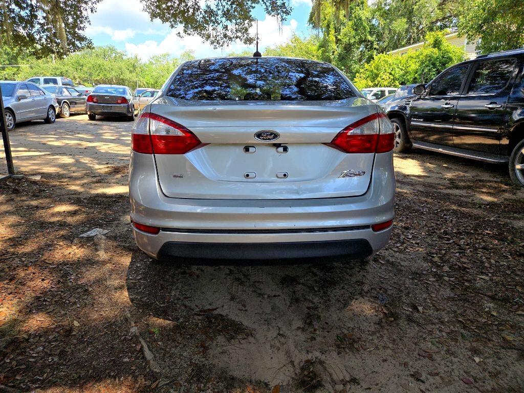 Ford Fiesta Se Sedan - Thumbnail 5