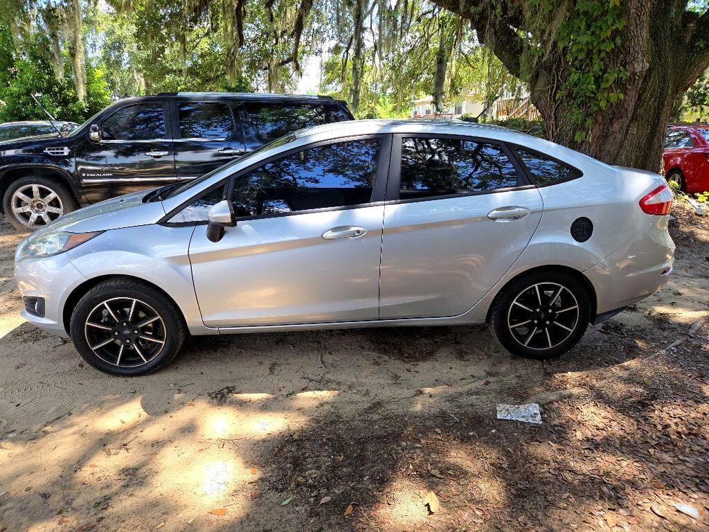 Ford Fiesta Se Sedan - Thumbnail 4