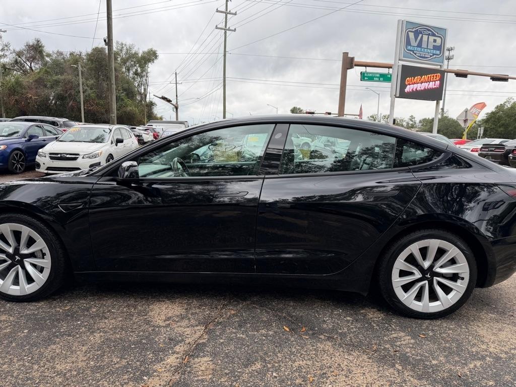 Tesla Model 3 Standard Range Plus - Thumbnail 3