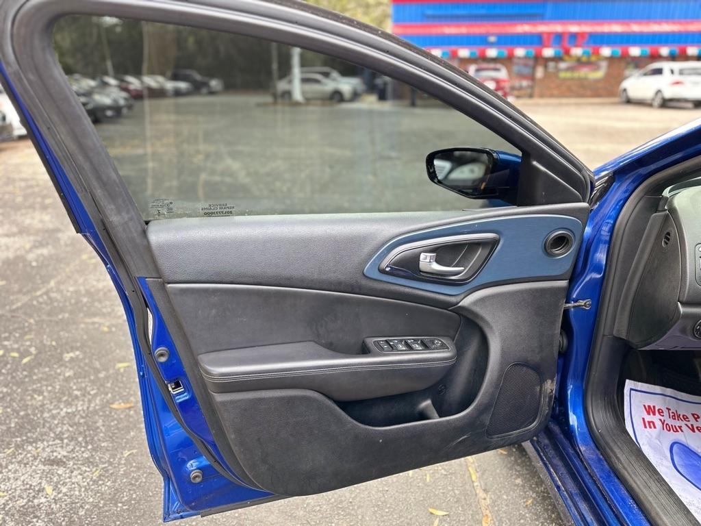 Chrysler 200 S - Thumbnail 13