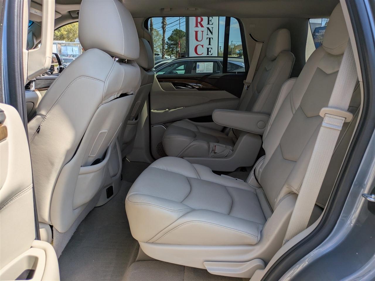 Cadillac Escaladeluxury 2Wd - Thumbnail 17