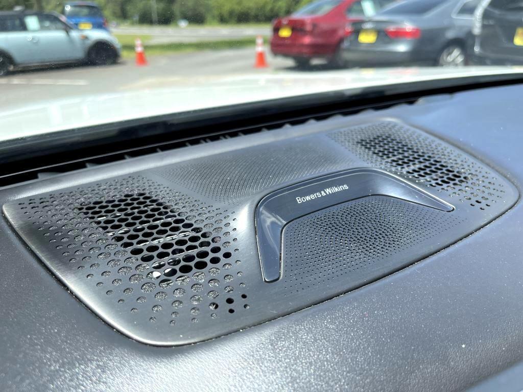 Bmw 7-Series750Xi - Thumbnail 14