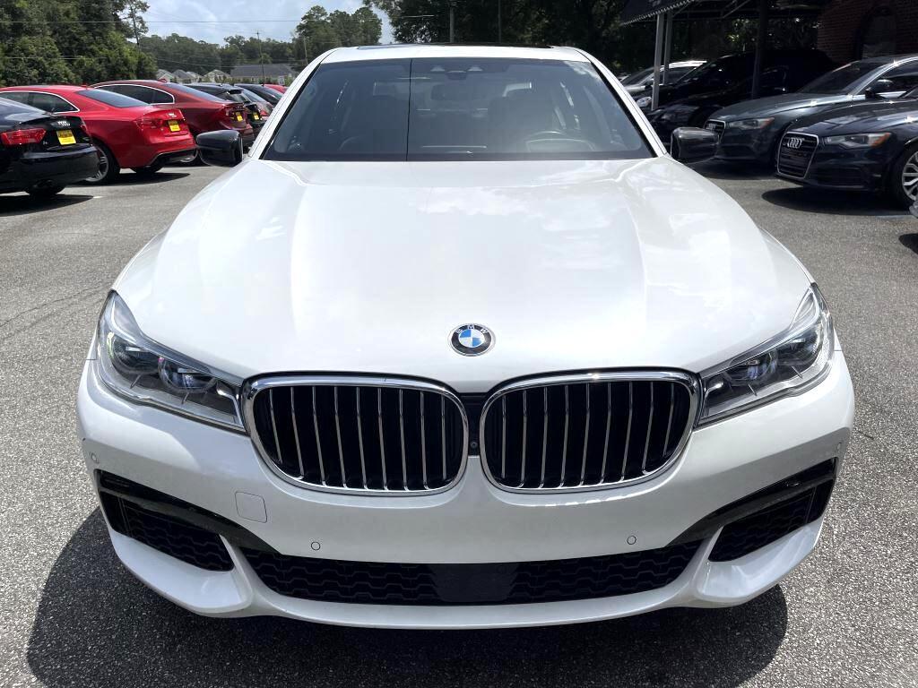 Bmw 7-Series750Xi - Thumbnail 2