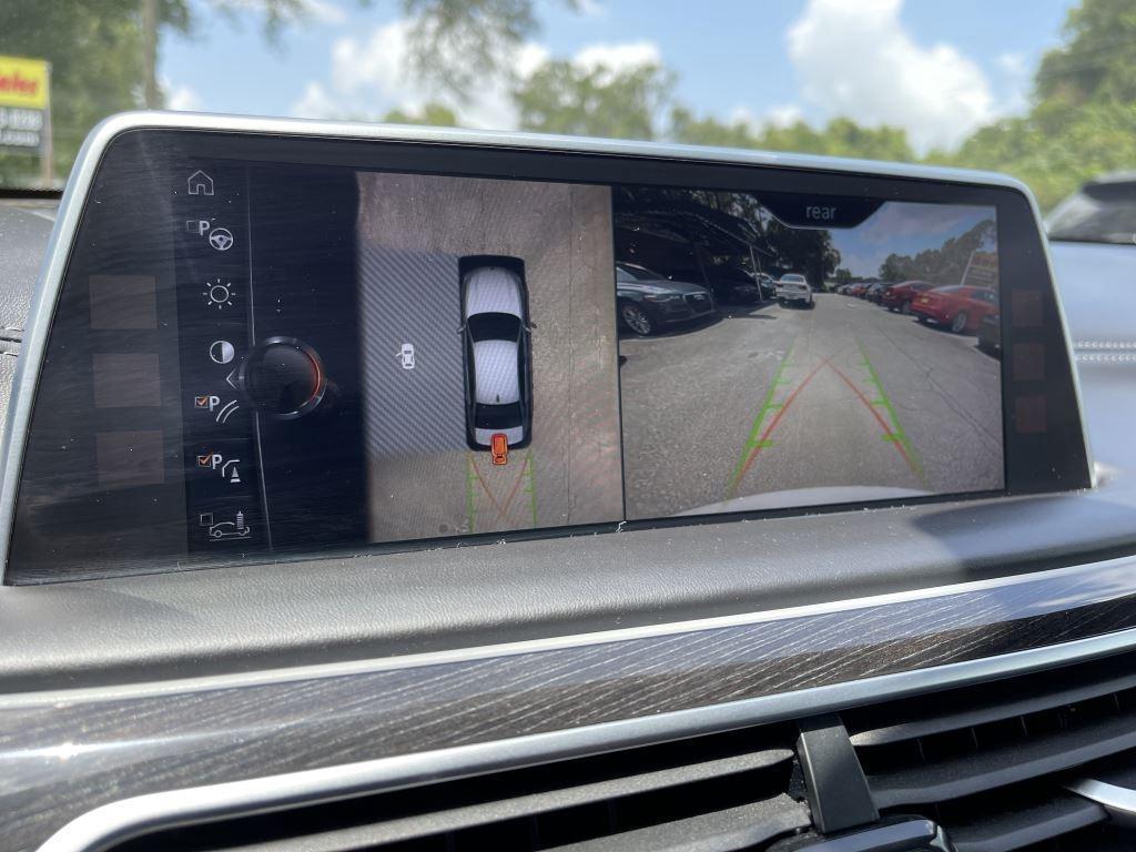 Bmw 7-Series750Xi - Thumbnail 11