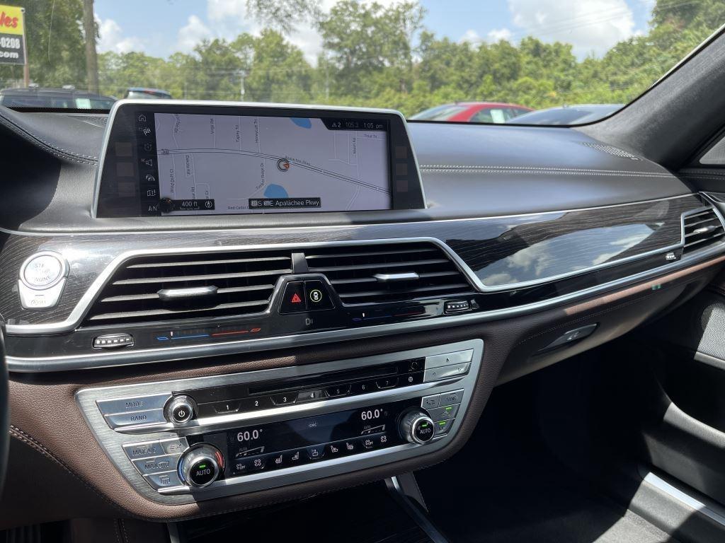 Bmw 7-Series750Xi - Thumbnail 10