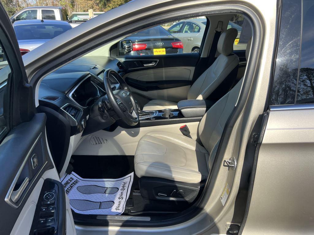 Ford Edgetitanium 4D Suv Fwd - Thumbnail 10