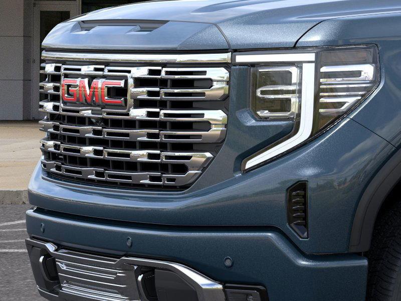 Gmc Sierra 1500 Denali Four Wheel Drive Crew Cab - Thumbnail 15