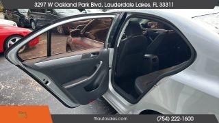 Volkswagen Jetta - Thumbnail 20