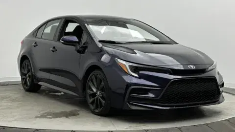 Toyota Corolla Se - Thumbnail 4