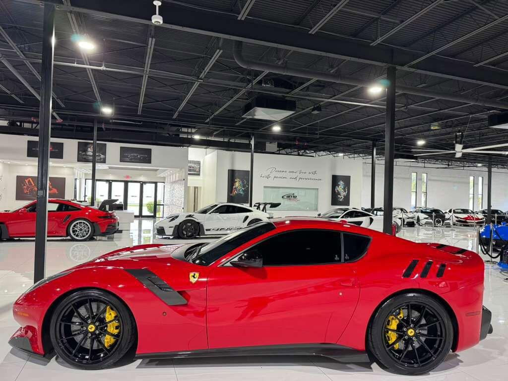 Ferrari F12tdf - Thumbnail 4