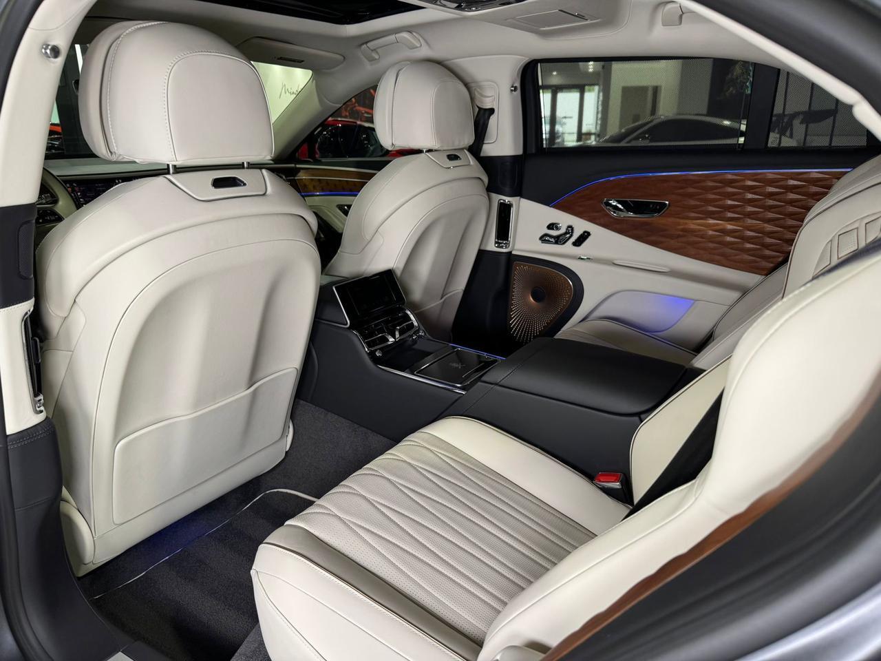 Bentley Flying Spur - Thumbnail 11