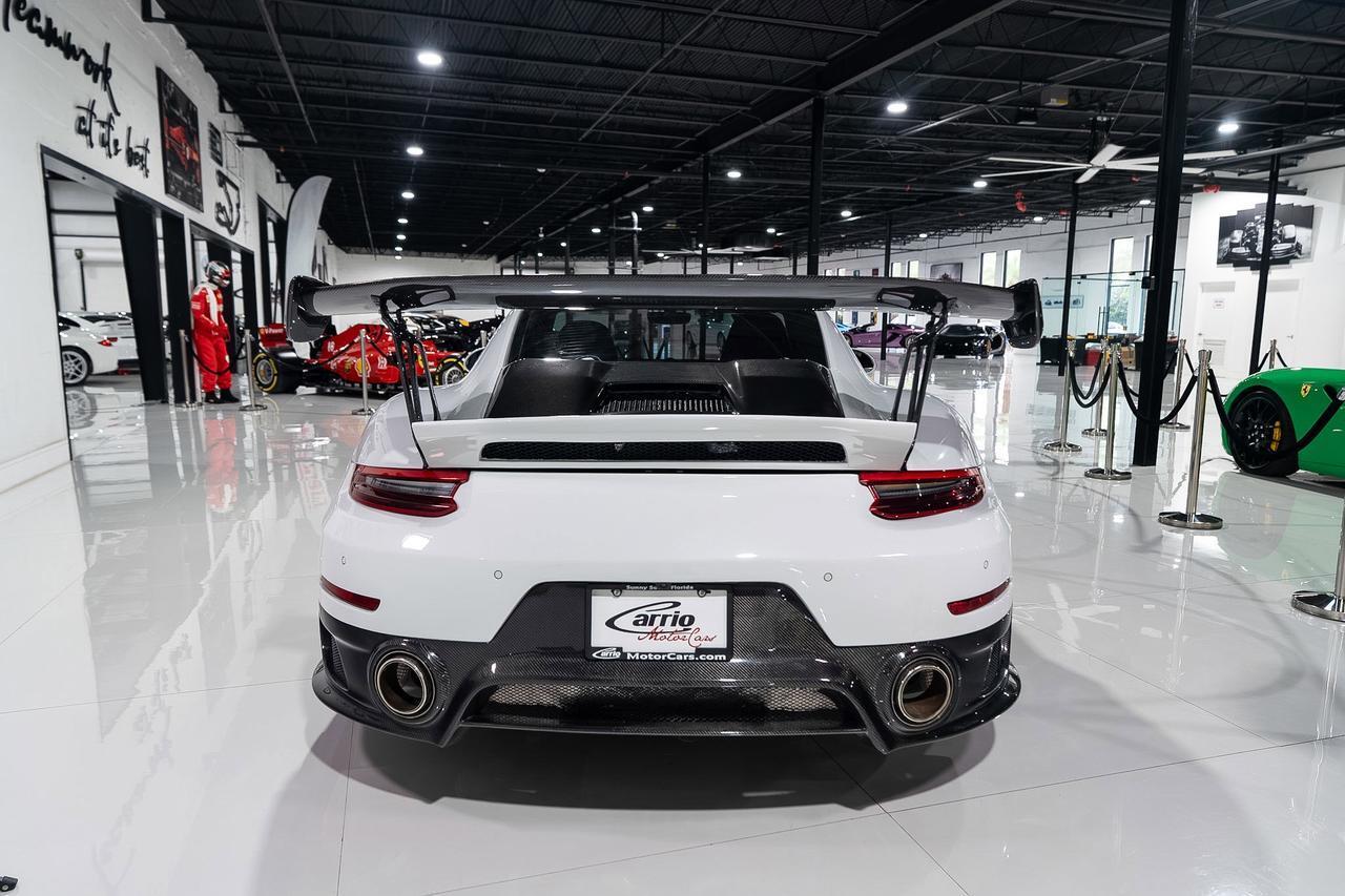 Porsche 911 - Thumbnail 6