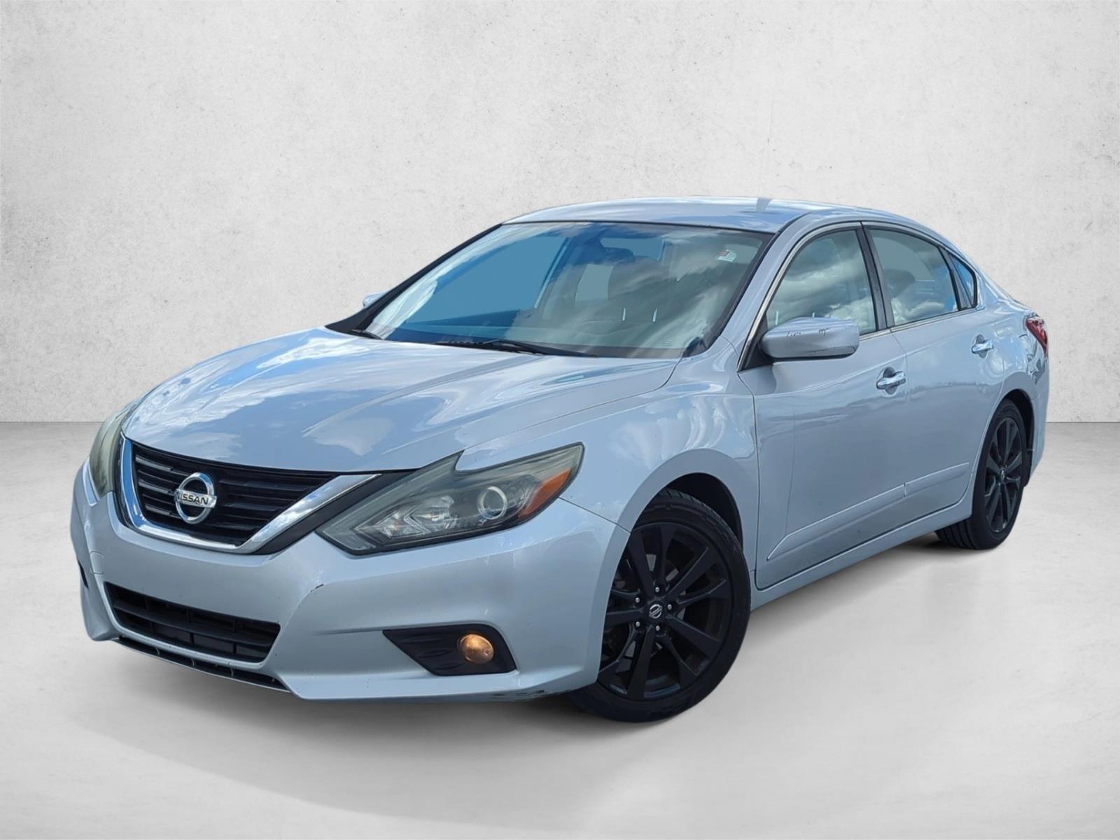 Nissan Altima 2.5 S - Thumbnail 9