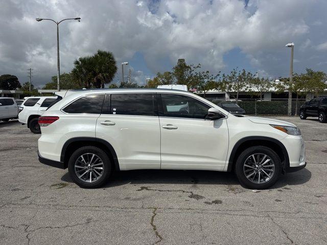 Toyota Highlander Se In Hollywood Fl | 5Tdkzrfh3Js265168 | Toyota Of Hollywood'S Amazinn Used Cars - Thumbnail 2