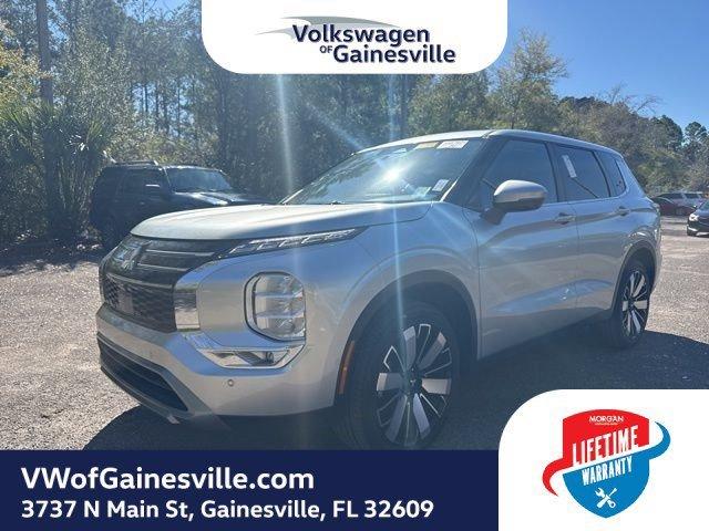 Mitsubishi Outlander Se With Navigation - Thumbnail 3