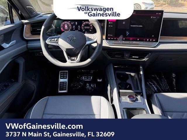 Volkswagen Tiguan Sel R-Line Turbo With Navigation & Awd - Thumbnail 11