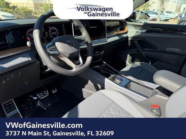 Volkswagen Tiguan Sel R-Line Turbo With Navigation & Awd - Thumbnail 17