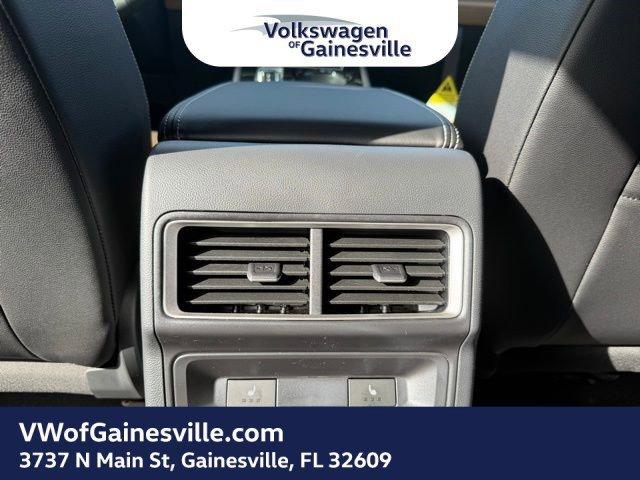 Volkswagen Atlas Cross Sport 2.0T Sel R-Line Black With Navigation & Awd - Thumbnail 9