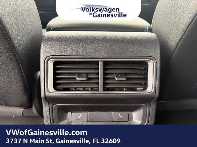 Volkswagen Atlas Cross Sport 2.0T Sel Premium R-Line With Navigation & Awd - Thumbnail 8