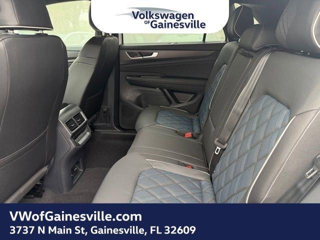 Volkswagen Atlas Cross Sport 2.0T Sel Premium R-Line With Navigation & Awd - Thumbnail 7