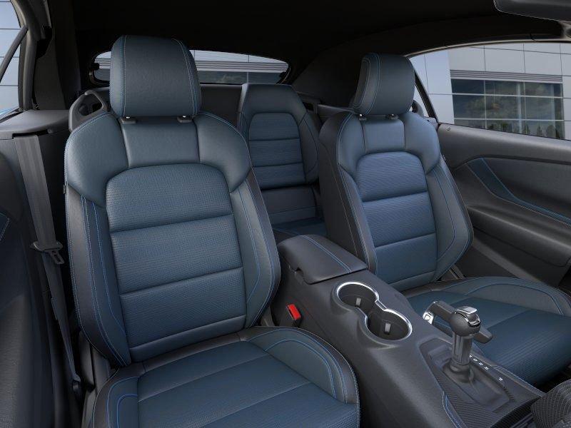 Ford Mustang Gt Premium Convertible - Thumbnail 12