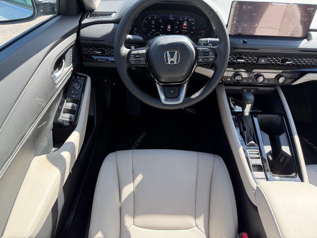 Honda Accord Hybrid Touring - Thumbnail 11