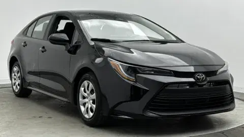 Toyota Corolla Le - Thumbnail 4