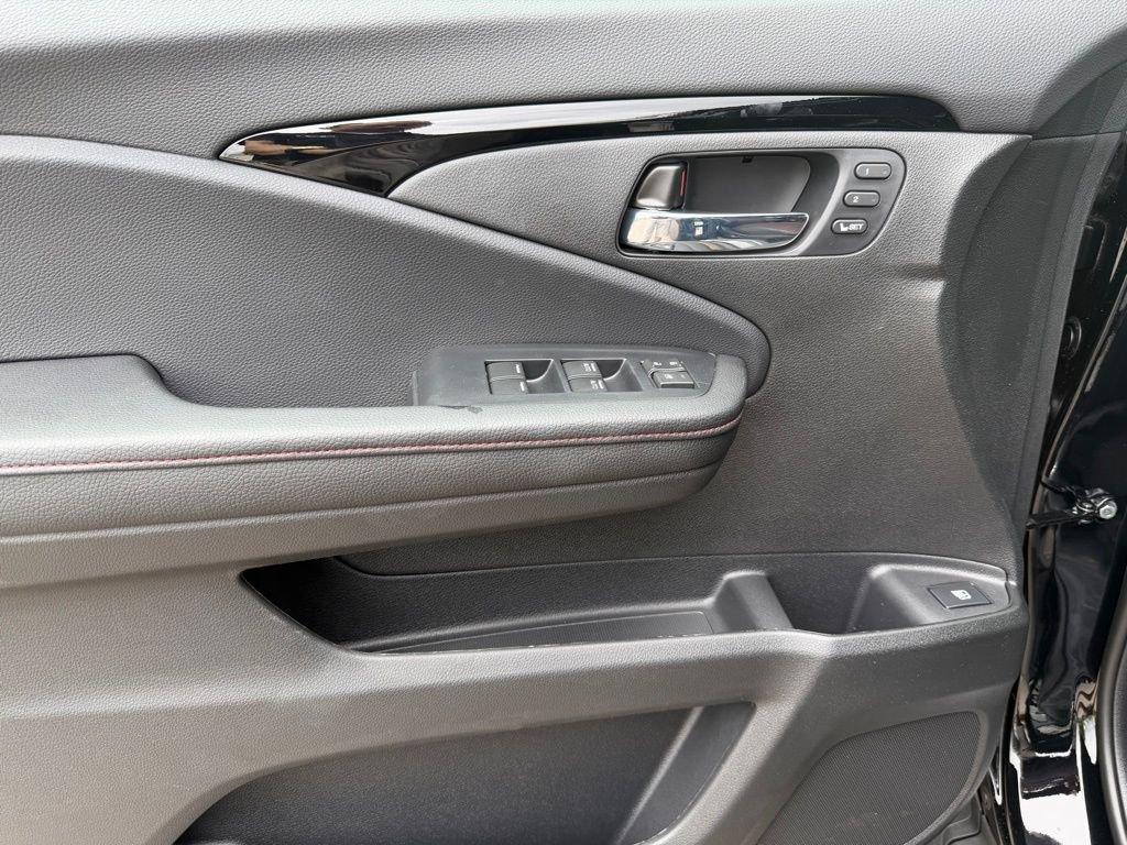 Honda Ridgeline Black Edition - Thumbnail 16