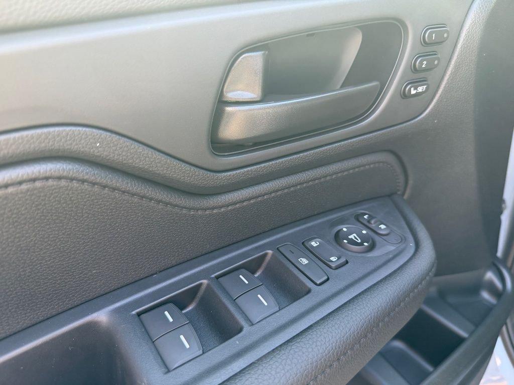 Honda Odyssey Sport-L - Thumbnail 14