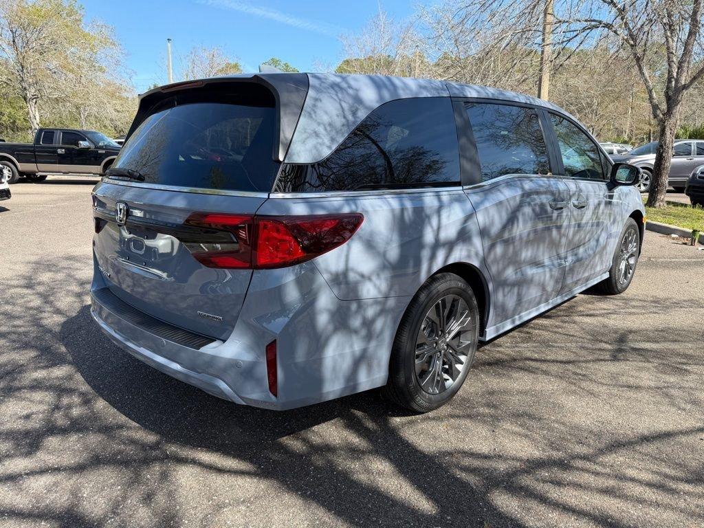 Honda Odyssey Touring - Thumbnail 5