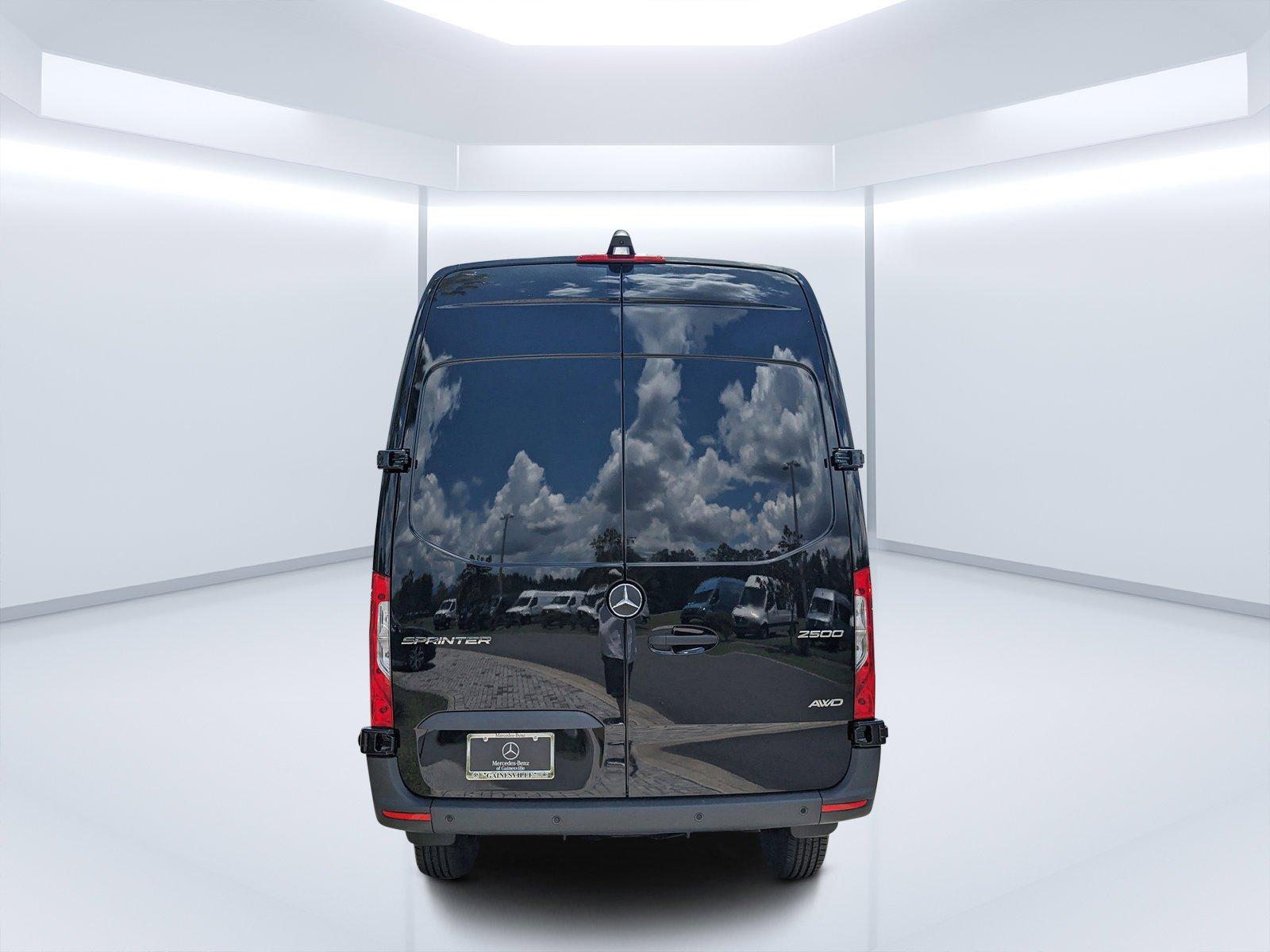 Mercedes-Benz Sprinter Cargo Van Van 144 Wb Awd - Thumbnail 4
