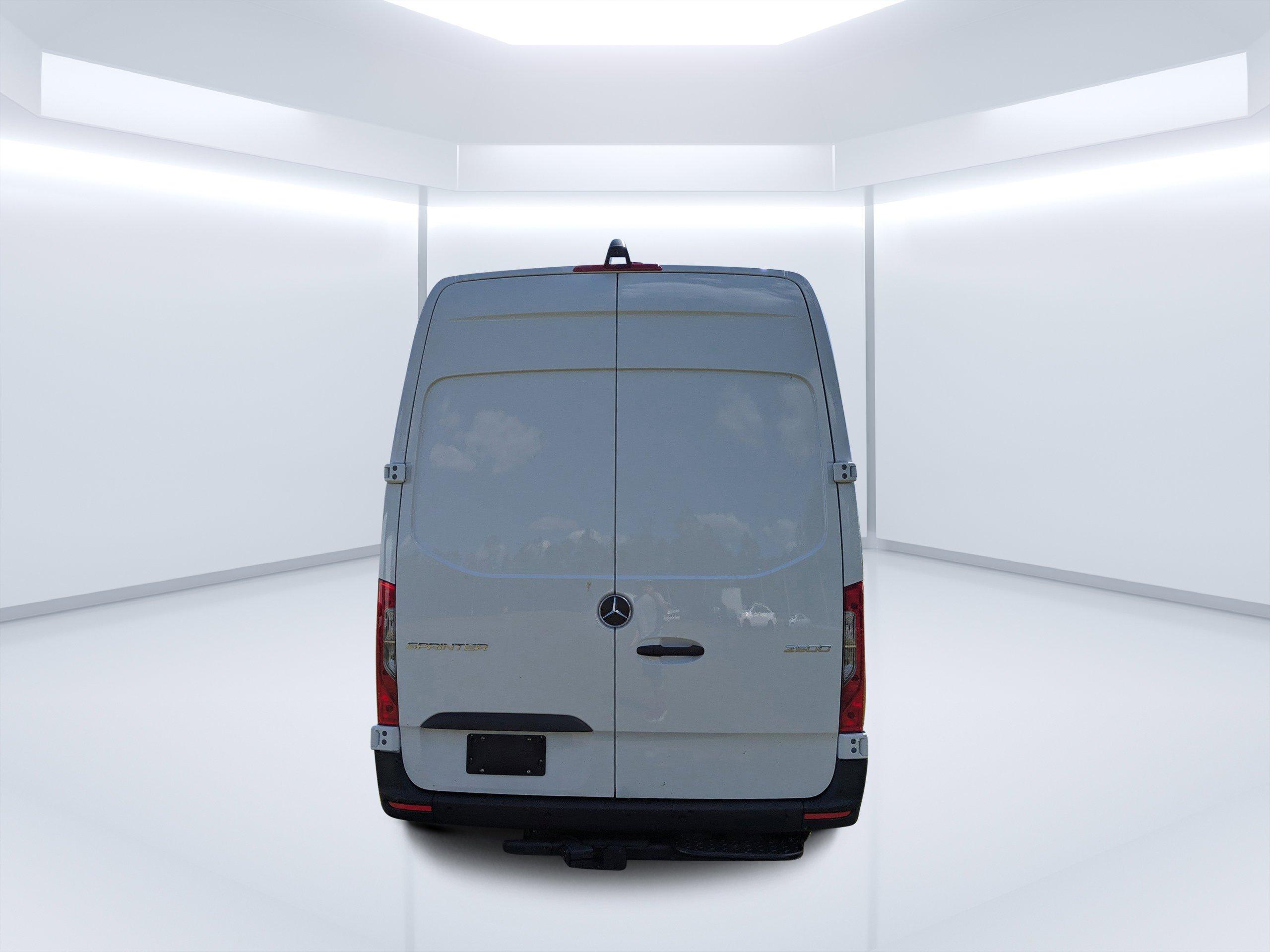 Mercedes-Benz Sprinter Cargo Van 170 Wb Rwd Van - Thumbnail 7