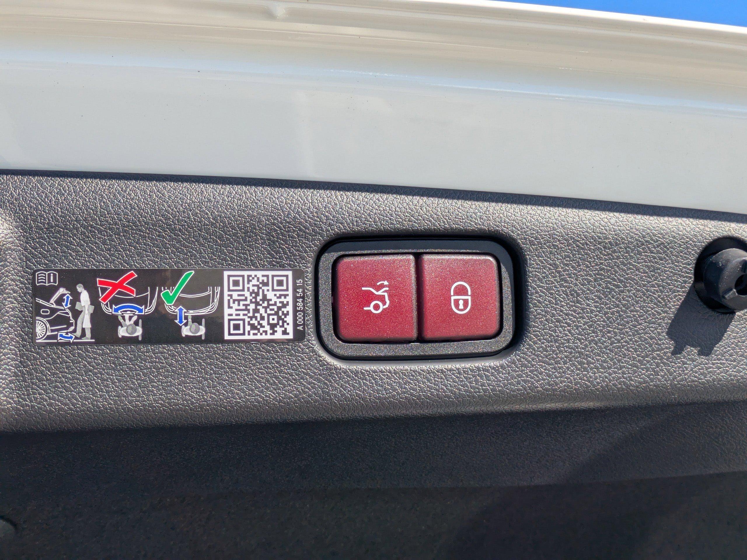 Mercedes-Benz Sedan Amg® E 53 E 4Matic®+ With Navigation & Awd - Thumbnail 13